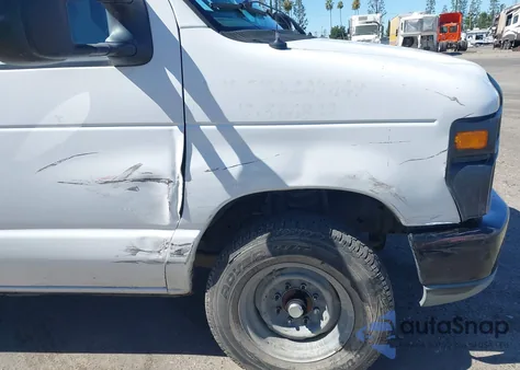 2013 Ford E-150 Commercial z USA, uszkodzony, nr VIN 1FTNE1EW2DDA61844